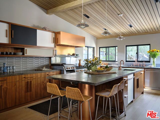 6738 Wildlife Road, Malibu, CA 90265