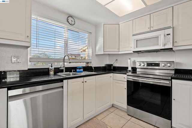 3138 Chimney Ct, Union City, CA 94587