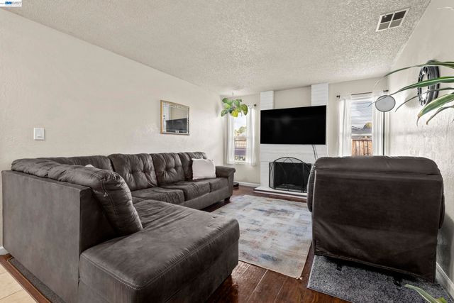 3138 Chimney Ct, Union City, CA 94587