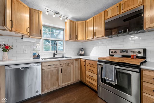 4758 E Hadley Road, Mooresville, IN 46158