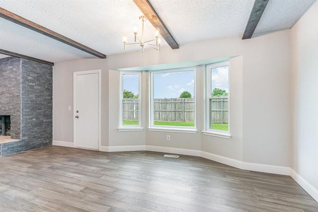 1004 Ranchoak Court, Yukon, OK 73099