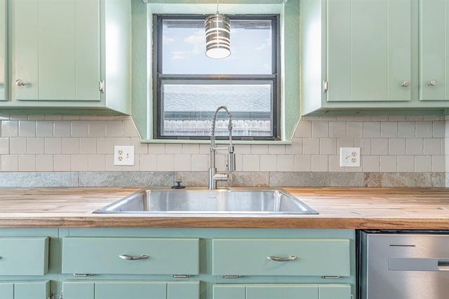 1004 Ranchoak Court, Yukon, OK 73099