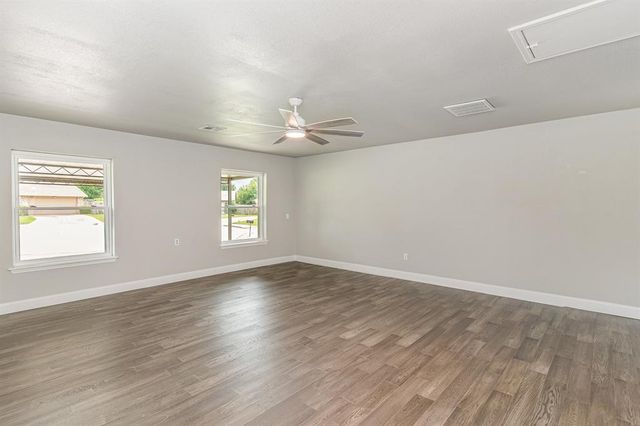 1004 Ranchoak Court, Yukon, OK 73099