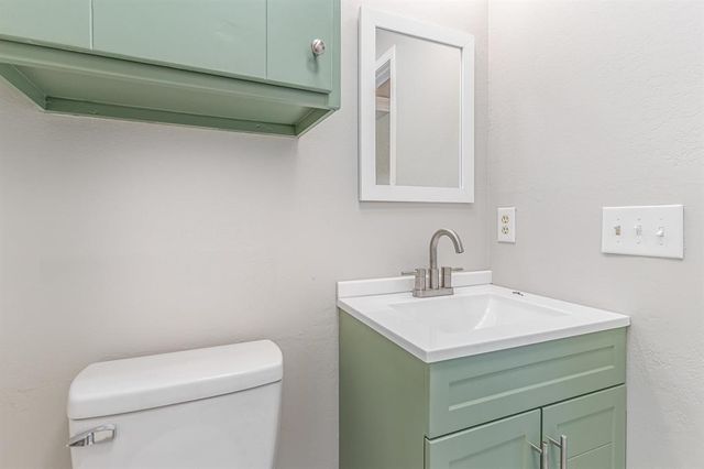 1004 Ranchoak Court, Yukon, OK 73099