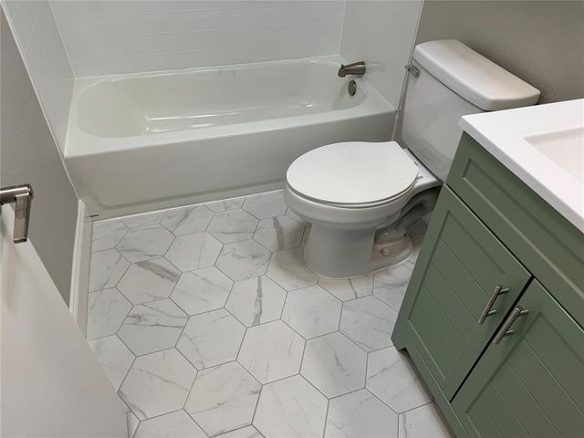 1004 Ranchoak Court, Yukon, OK 73099