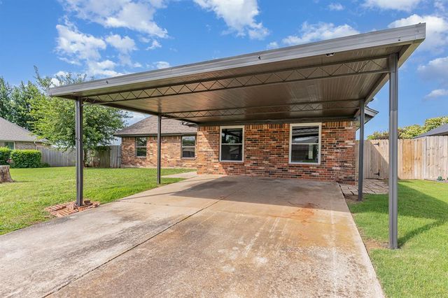 1004 Ranchoak Court, Yukon, OK 73099