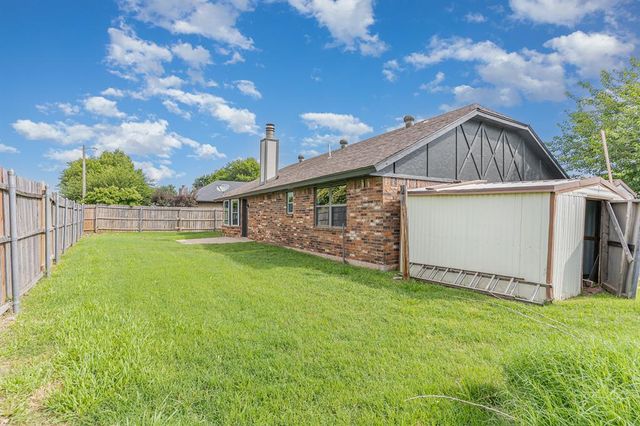 1004 Ranchoak Court, Yukon, OK 73099