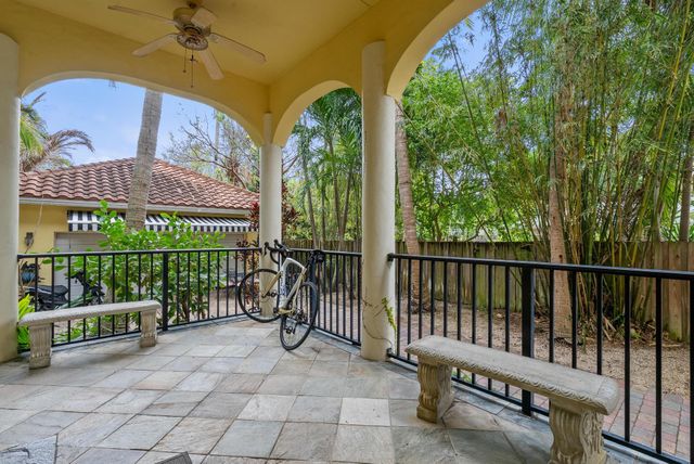 218 N Palmway, Lake Worth Beach, FL 33460