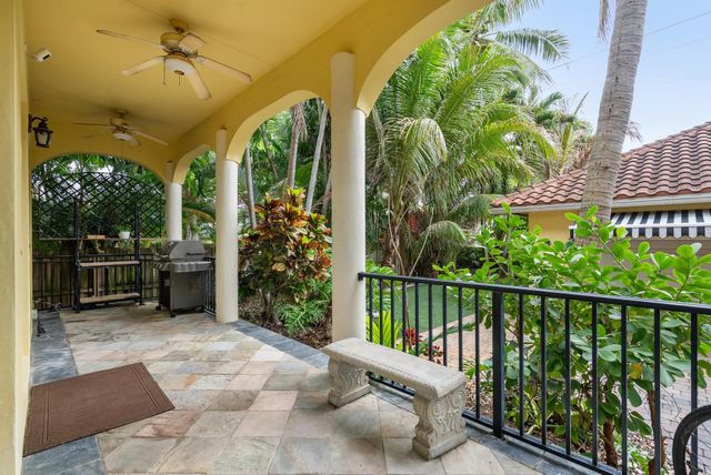 218 N Palmway, Lake Worth Beach, FL 33460