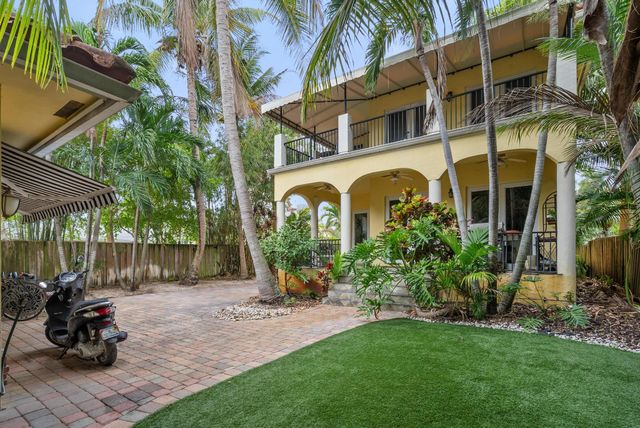 218 N Palmway, Lake Worth Beach, FL 33460