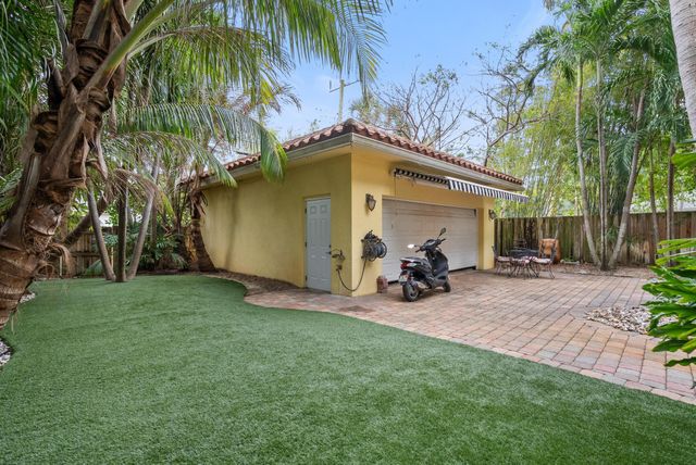 218 N Palmway, Lake Worth Beach, FL 33460