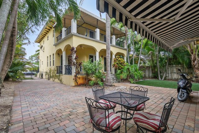 218 N Palmway, Lake Worth Beach, FL 33460