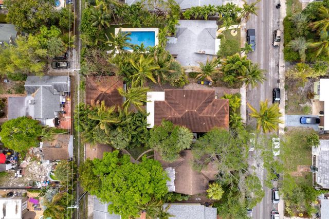 218 N Palmway, Lake Worth Beach, FL 33460