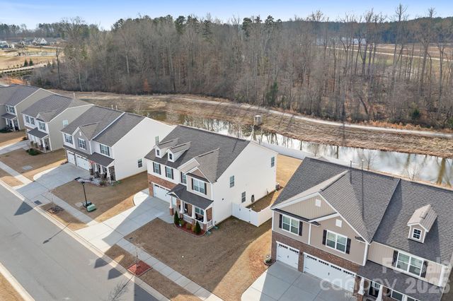 7833 Stonehouse Drive, Gastonia, NC 28056