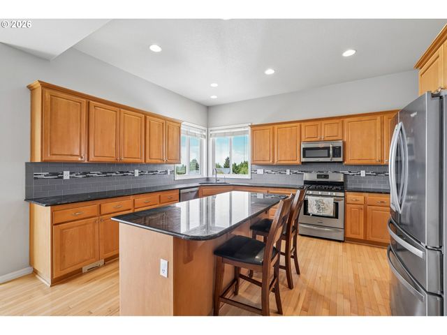 10996 Se LENORE St, Happy Valley, OR 97086