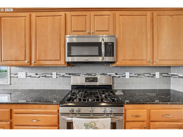10996 Se LENORE St, Happy Valley, OR 97086