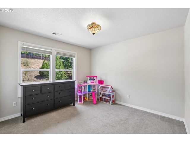 10996 Se LENORE St, Happy Valley, OR 97086