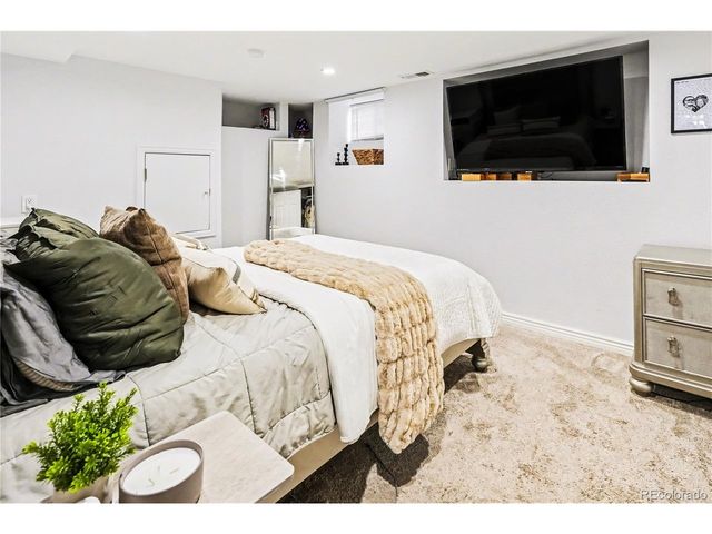 7398 Kearney St, Commerce City, CO 80022