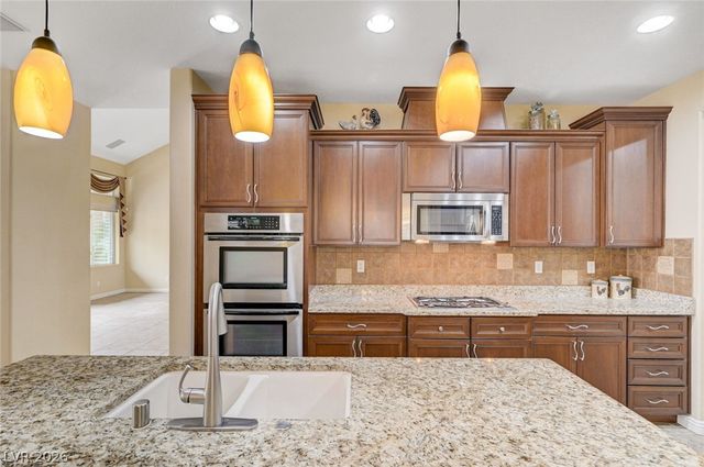 7516 Cliff Peaks Street, Las Vegas, NV 89149