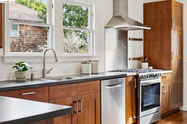 5360 5360 Boyd Avenue, Oakland, CA 94618