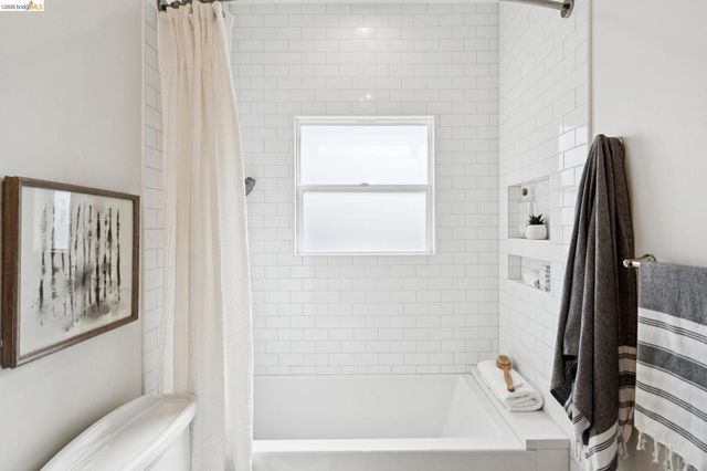 5360 5360 Boyd Avenue, Oakland, CA 94618