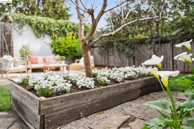 5360 5360 Boyd Avenue, Oakland, CA 94618