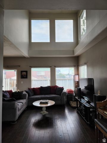 710 E SANDY POINT DR, Sandy, UT 84094