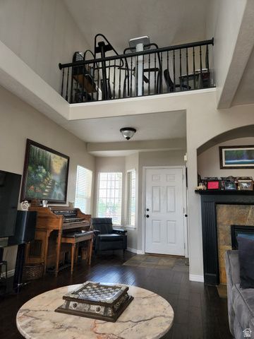 710 E SANDY POINT DR, Sandy, UT 84094