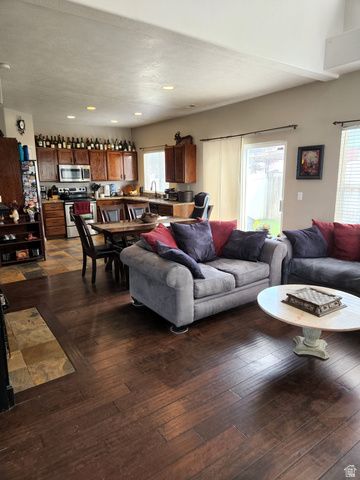 710 E SANDY POINT DR, Sandy, UT 84094