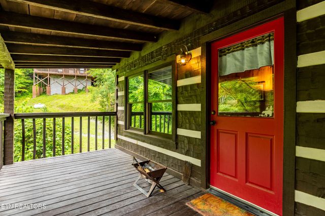 2320 Foxwell Way, Sevierville, TN 37876