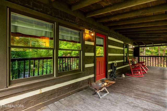 2320 Foxwell Way, Sevierville, TN 37876