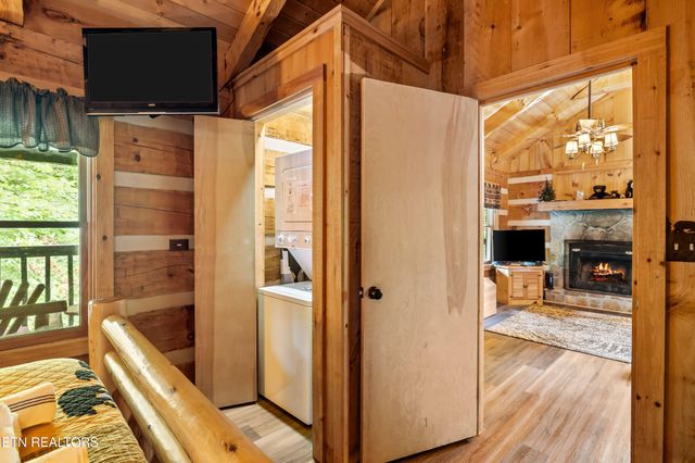 2320 Foxwell Way, Sevierville, TN 37876