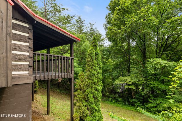 2320 Foxwell Way, Sevierville, TN 37876