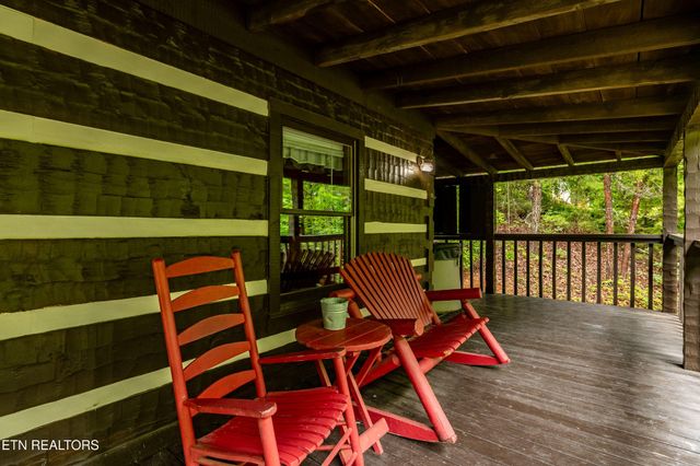 2320 Foxwell Way, Sevierville, TN 37876