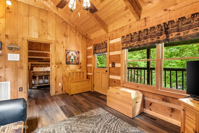2320 Foxwell Way, Sevierville, TN 37876
