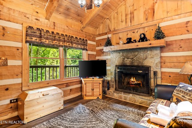 2320 Foxwell Way, Sevierville, TN 37876