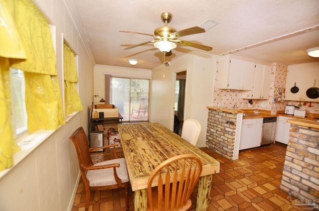 5910 Sarah Dr, Pensacola, FL 32503