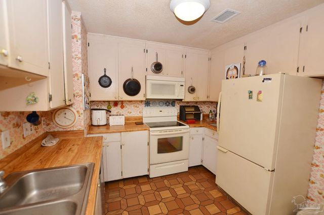 5910 Sarah Dr, Pensacola, FL 32503