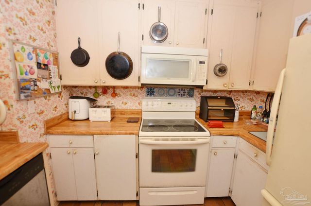 5910 Sarah Dr, Pensacola, FL 32503