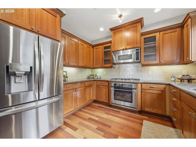 605 Sw TRILLIUM CREEK Ter, Portland, OR 97225