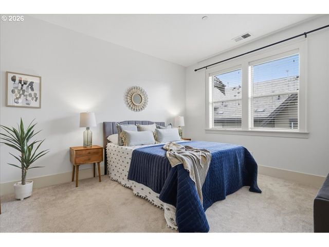 605 Sw TRILLIUM CREEK Ter, Portland, OR 97225