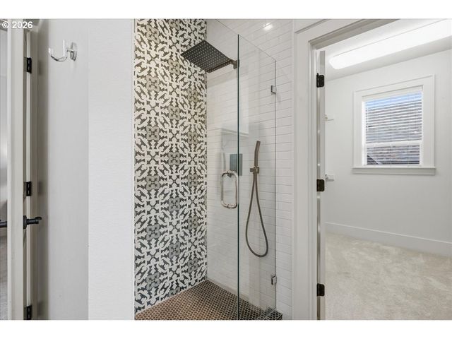 605 Sw TRILLIUM CREEK Ter, Portland, OR 97225