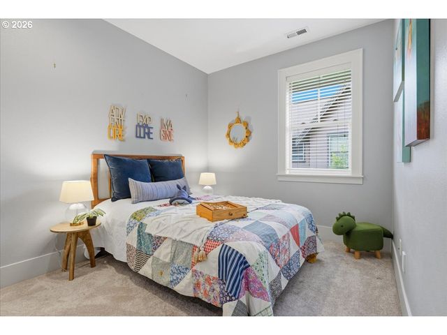 605 Sw TRILLIUM CREEK Ter, Portland, OR 97225