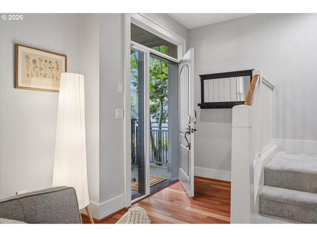 605 Sw TRILLIUM CREEK Ter, Portland, OR 97225