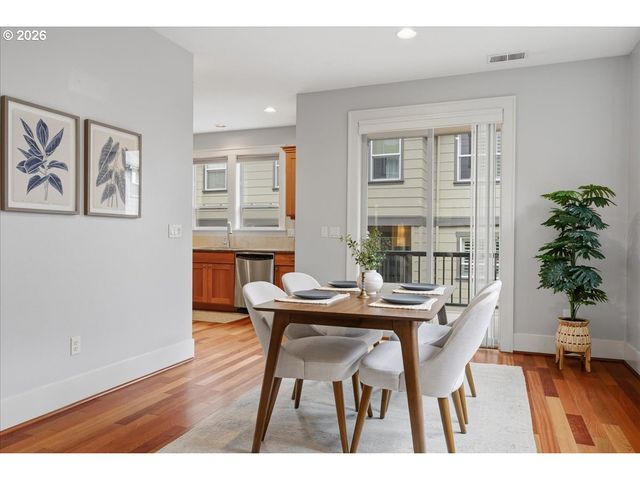 605 Sw TRILLIUM CREEK Ter, Portland, OR 97225