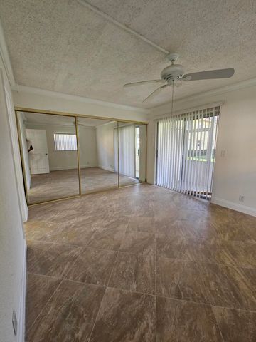 211 E Saxony Lane 211, Delray Beach, FL 33446