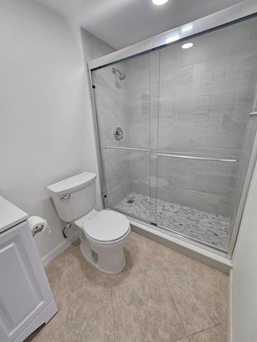 211 E Saxony Lane 211, Delray Beach, FL 33446