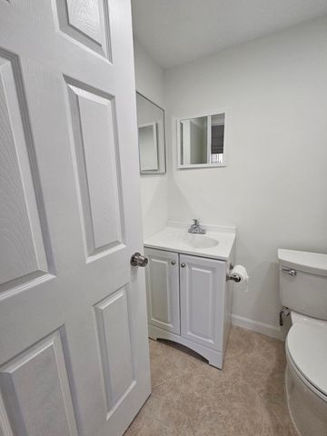 211 E Saxony Lane 211, Delray Beach, FL 33446