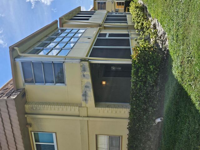 211 E Saxony Lane 211, Delray Beach, FL 33446