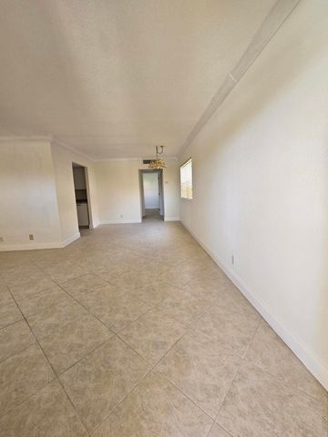 211 E Saxony Lane 211, Delray Beach, FL 33446